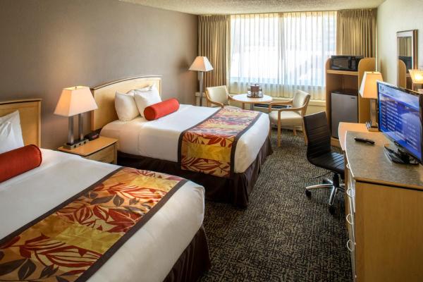 Deluxe Queen Room with Two Queen Beds